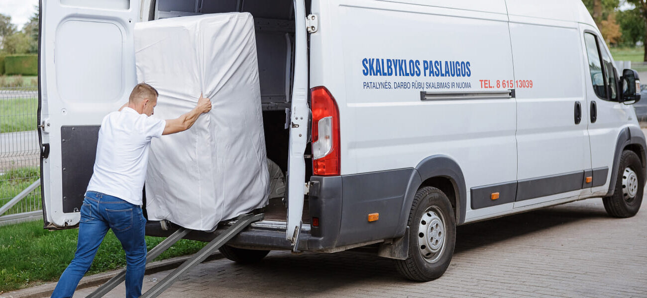 Skalbinių surinkimas ir pristatymas